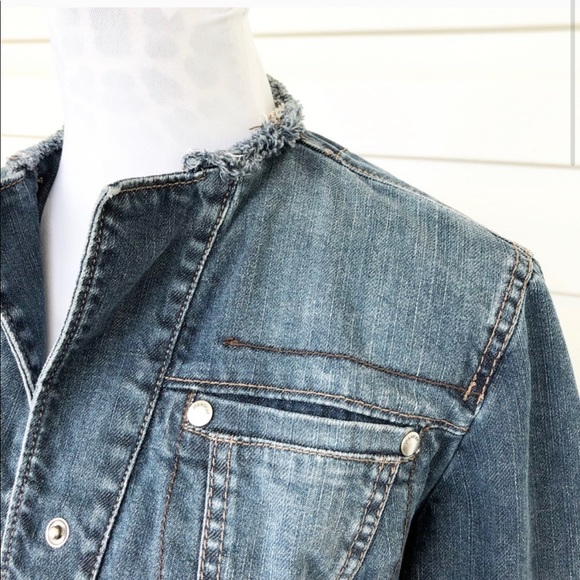 Jeanstar cropped and distressed denim jacket - Picture 5 of 10